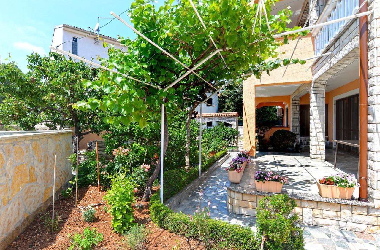 Apartment Mirela 2145 Fažana Exterior foto