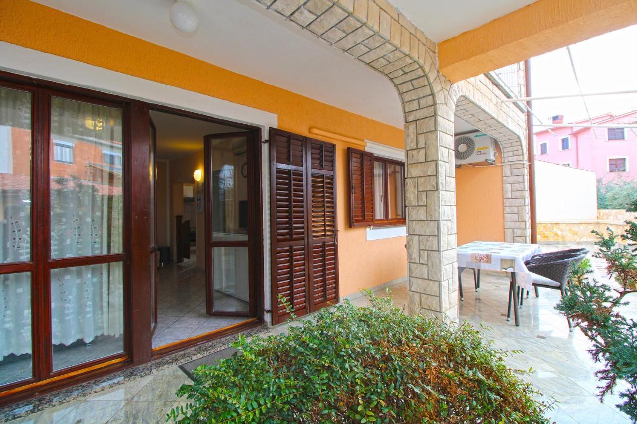Apartment Mirela 2145 Fažana Exterior foto